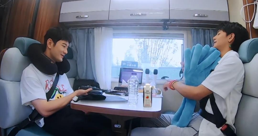 中餐厅第5季黄晓明宁静还有哪3位,中餐厅5宁静拷问黄晓明时吃的啥