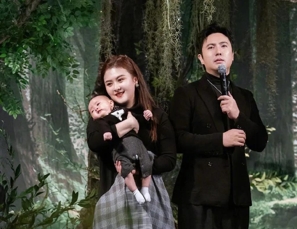 沈腾小时候最新视频,沈腾小时候照片