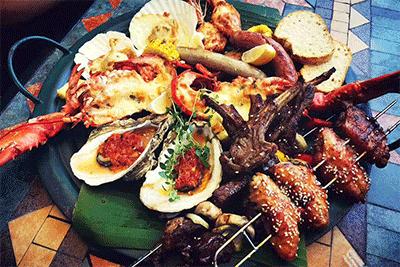 烧烤店怎么做菜品引流吸引顾客,烧烤店怎么用味道吸引人