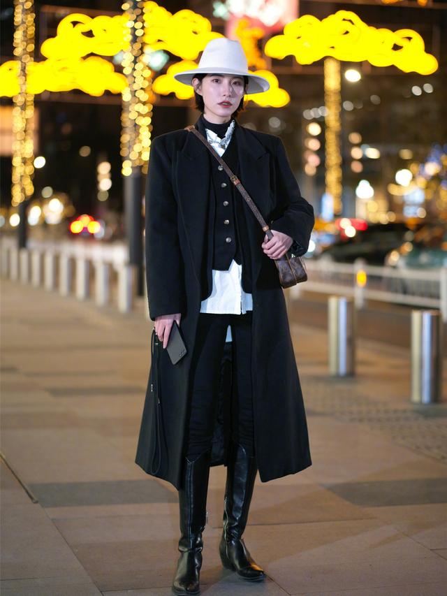 什么款短靴配长大衣好看,长靴小个子显高显瘦穿搭