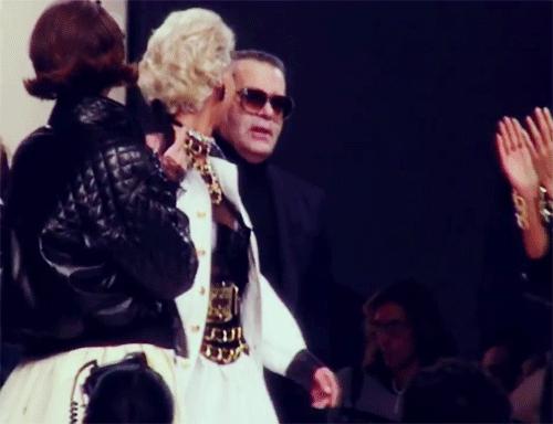 顶流女明星整容,顶流女星整容后回国复仇全集