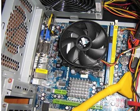 电脑蓝屏死机主要原因,电脑蓝屏怎么重装系统