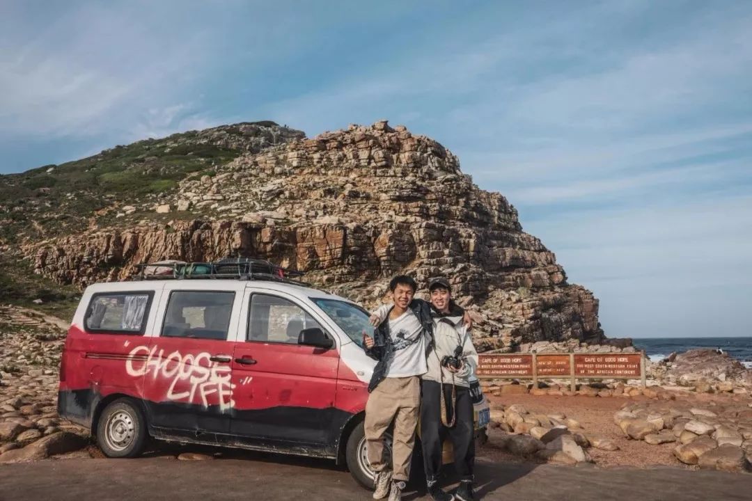 95后开着五菱环游世界,95后开面包车环游世界