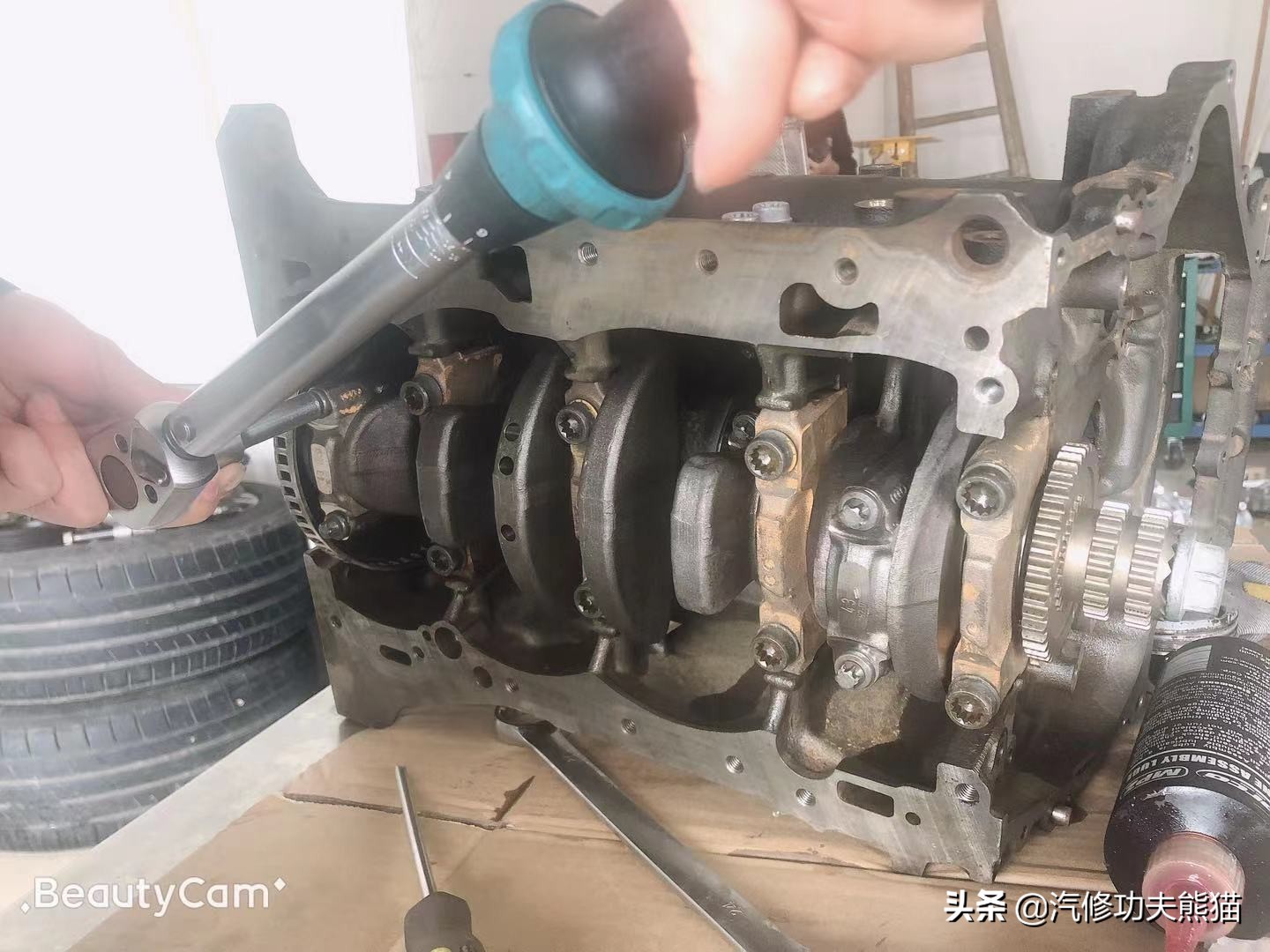 2013款奥迪a4l烧机油怎么解决,奥迪a4l突然全车无电是什么原因