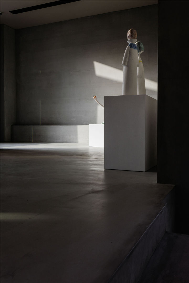 最近很火的水泥自流平,长草自流平