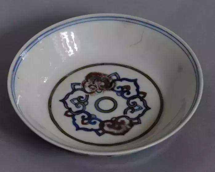 如何区分斗彩真假图片,五彩是斗彩的一种吗