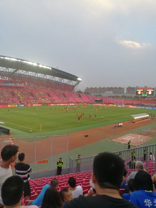行路难不忘报国,中超球队体育场
