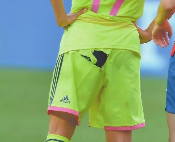 球衣为什么会脏,球衣解读