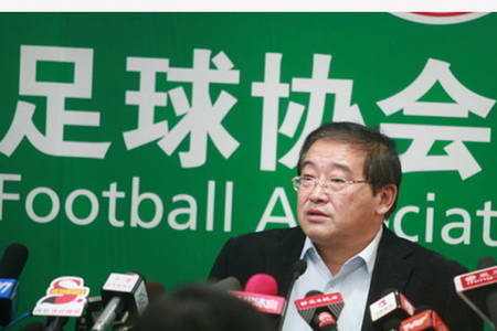 三线溃败，中国足球至暗时刻考验陈戌源