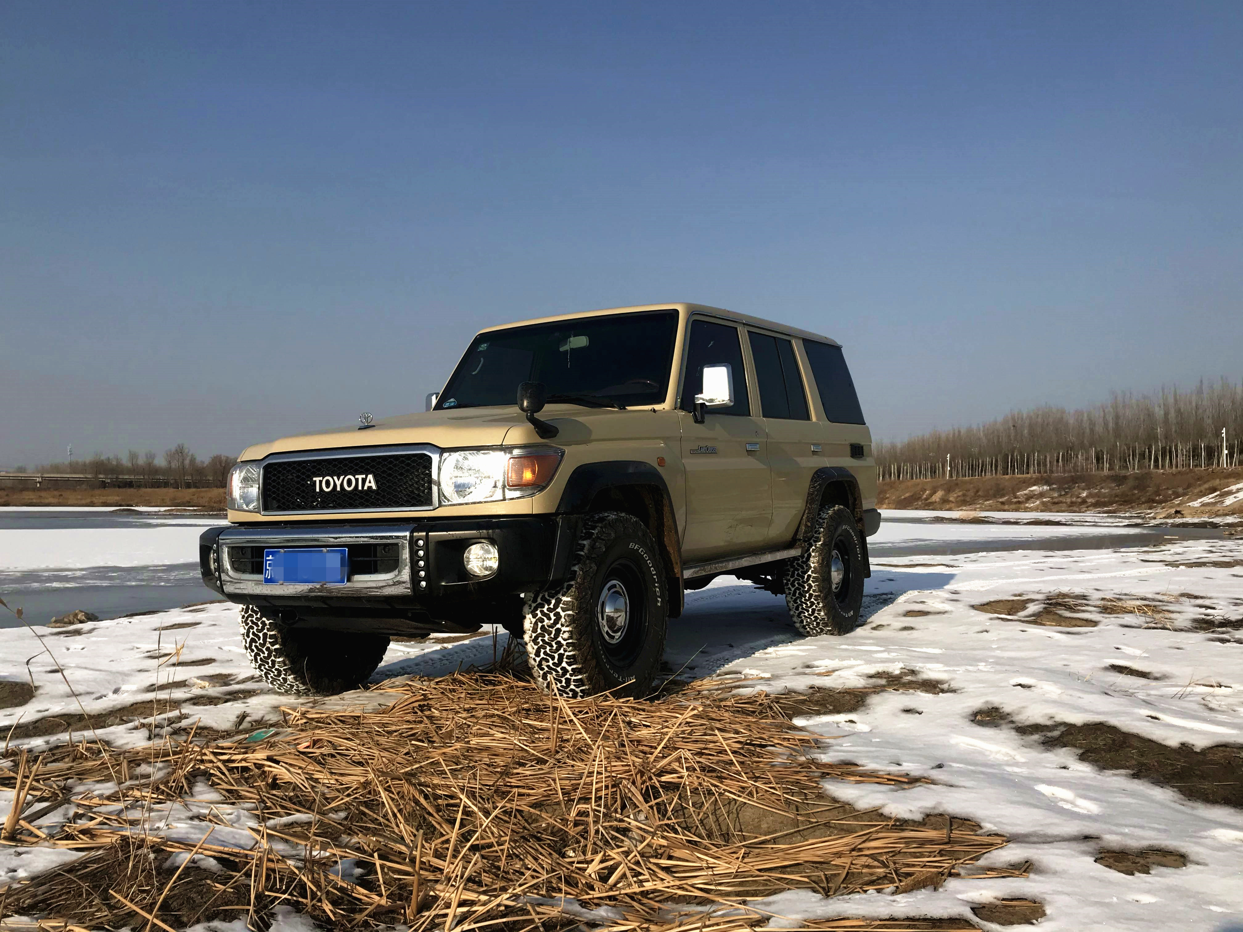 全新陆巡5.7试驾,陆巡v6版测评