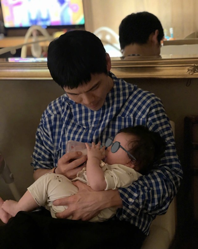 向佐与郭碧婷合照,向佐跟郭碧婷合照