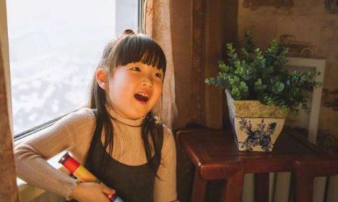 “妈！人从电视里钻出来了”宝妈以为女儿开玩笑，几天后发现蹊跷