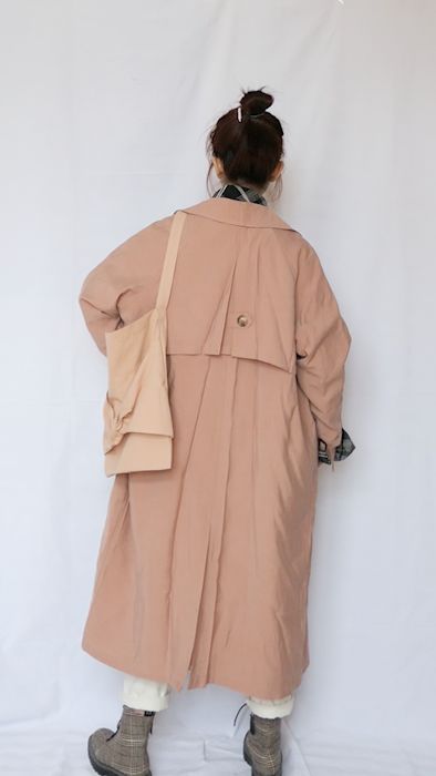 最节省空间又简便的叠风衣方法,薄款中长风衣怎么叠