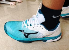 甜点君,美津浓足球鞋wave系列评测