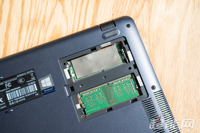 华硕顽石y5000是固态还是机械,华硕傲腾跟顽石比怎么样