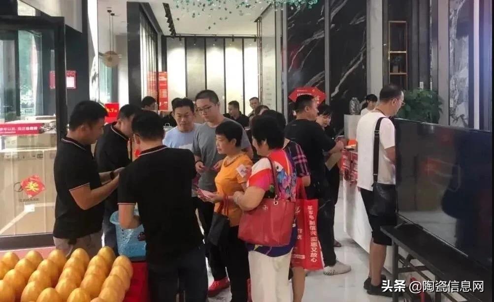 46年瓷砖老品牌焕新记:一年布局6个中心仓,半年新开百家店面