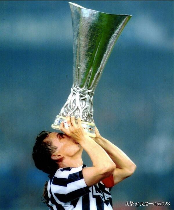 首次杀入欧冠正赛就夺冠,多特夺过几次欧冠冠军