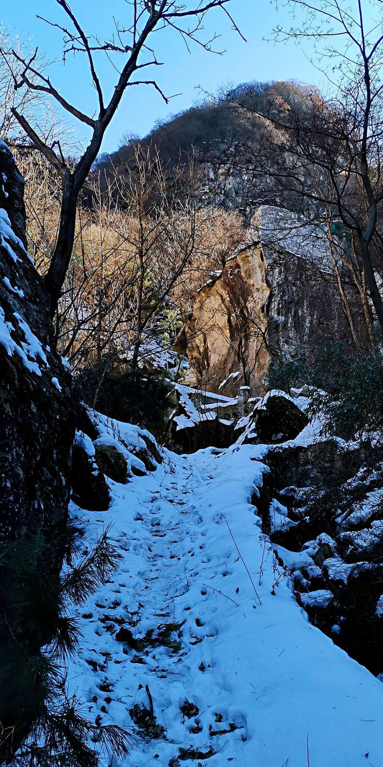 20210117独行太兴山，误入佛国秘境花石湾