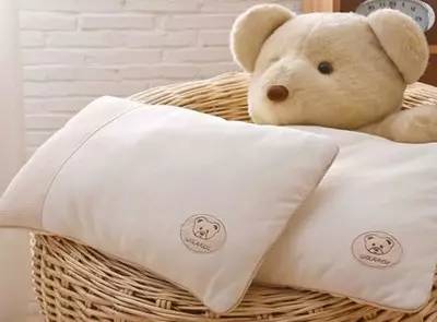 给宝宝怎么选择适合的枕头呢？