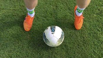 足球技巧踩单车,足球超燃踩单车过人