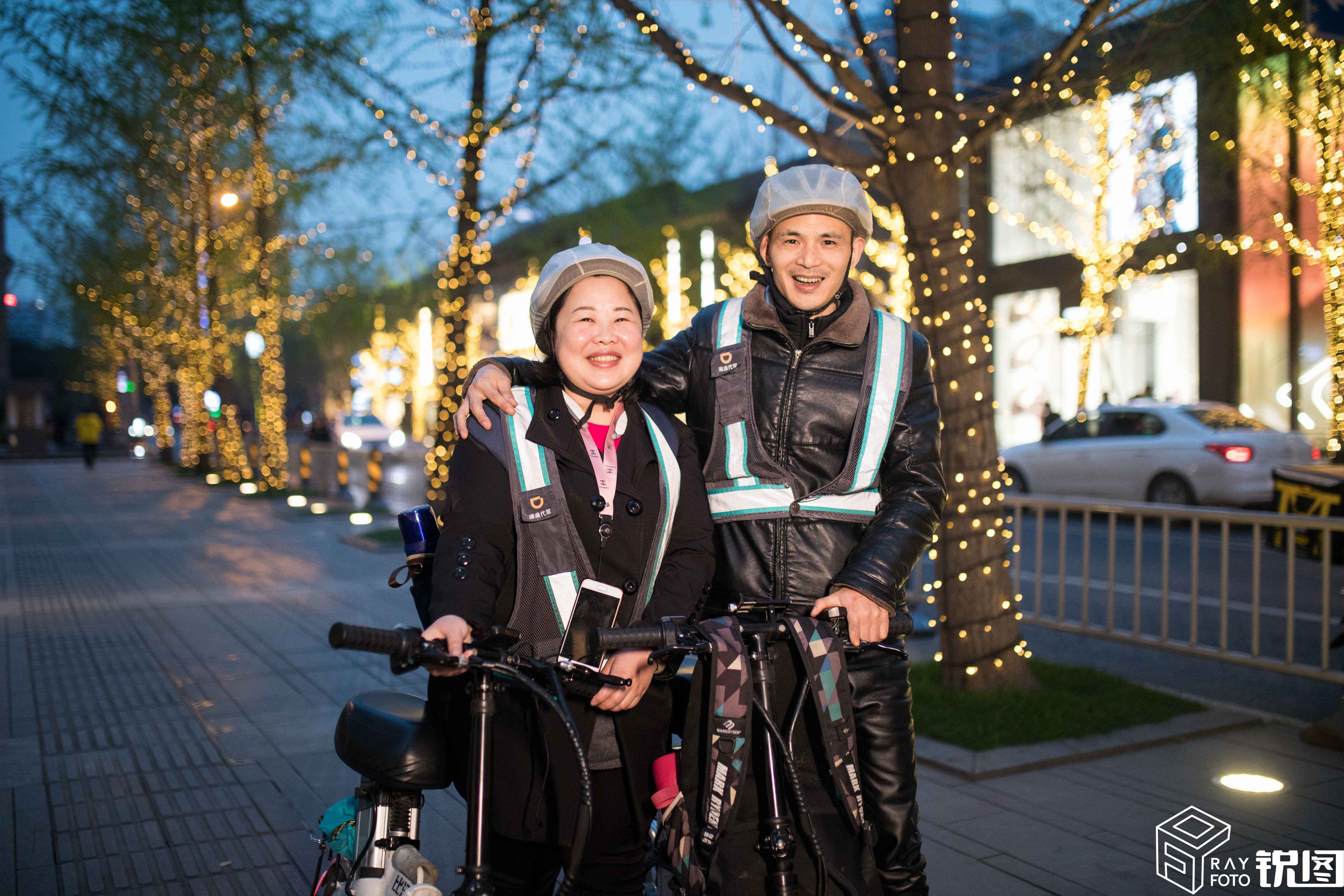 女子深夜兼职跑代驾,半夜活跃在街头做代驾的人