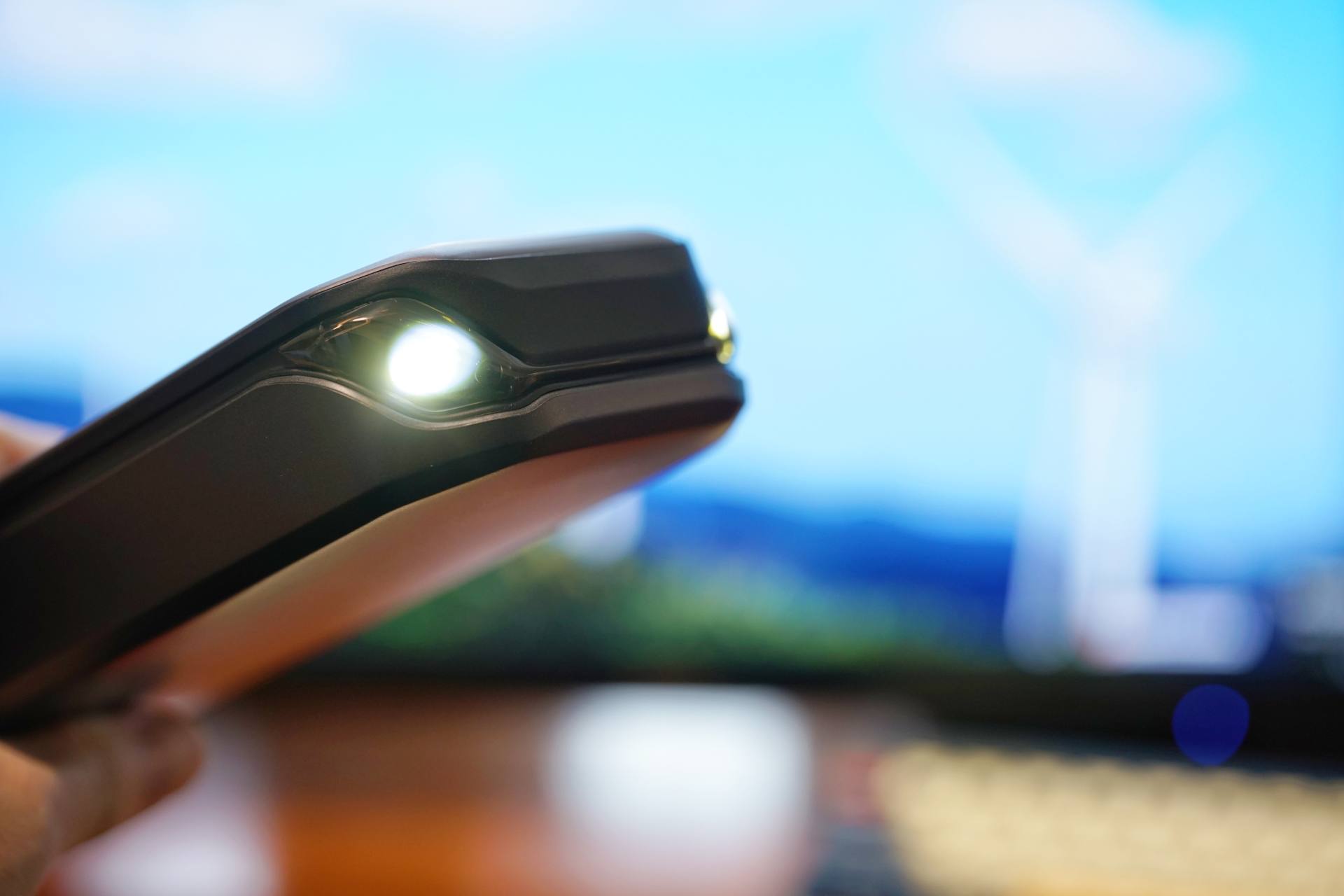 12-24伏汽车应急启动电源哪个好,汽车应急启动电源16.8v会烧马达吗