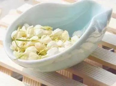 教你一招不用钱的祛斑方法,教你一招有效淡斑不用花大价钱