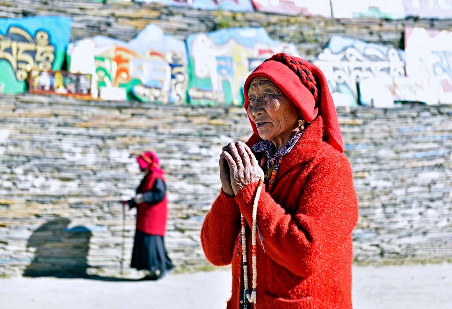 甘孜稻城亚丁景区圣水门优惠,甘孜免门票景点到什么时候