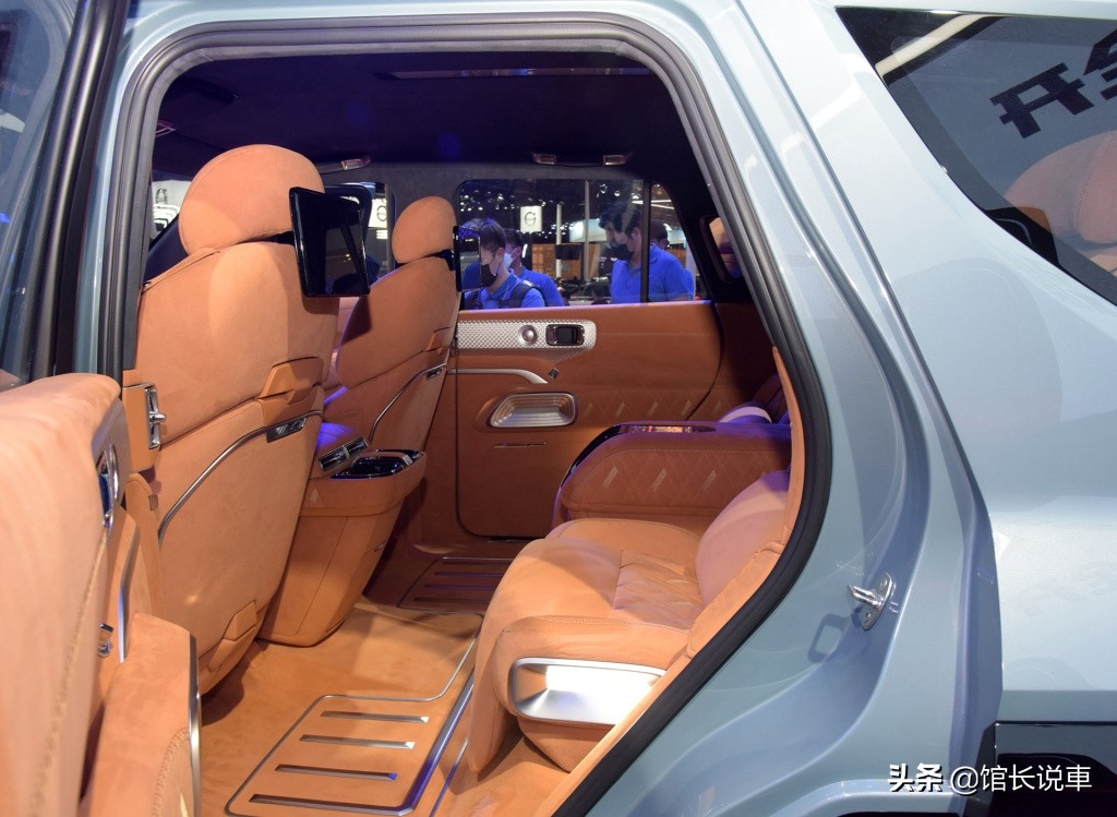 新款坦克700对比酷路泽,酷路泽v85.7和坦克700越野