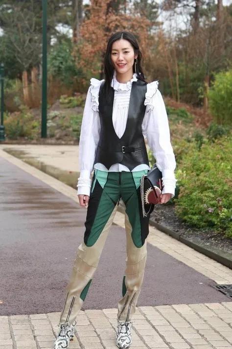 Jennie的马甲原来是学Kate Moss啊