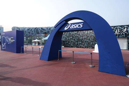 亚瑟士跑鞋销量,亚瑟士年销售额