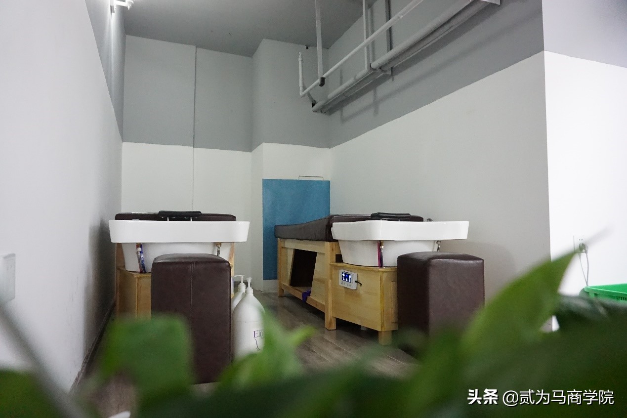 理发店充的会员卡人跑路了怎么办,理发店充了会员卡老板跑路