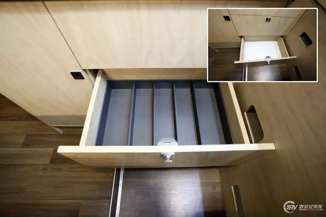 四驱带差速锁越野原厂房车,低顶四驱越野房车介绍