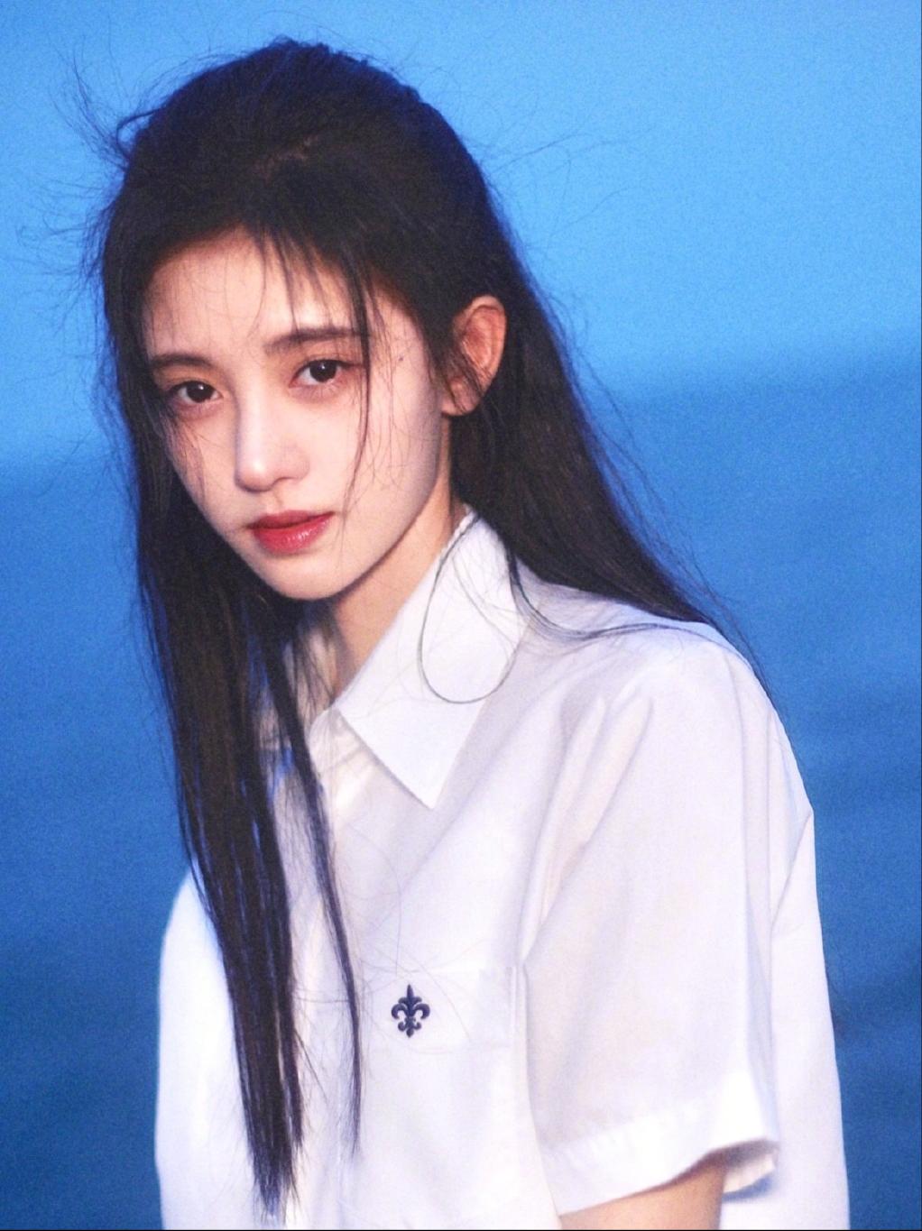 心疼关晓彤,关晓彤人缘到底有多好