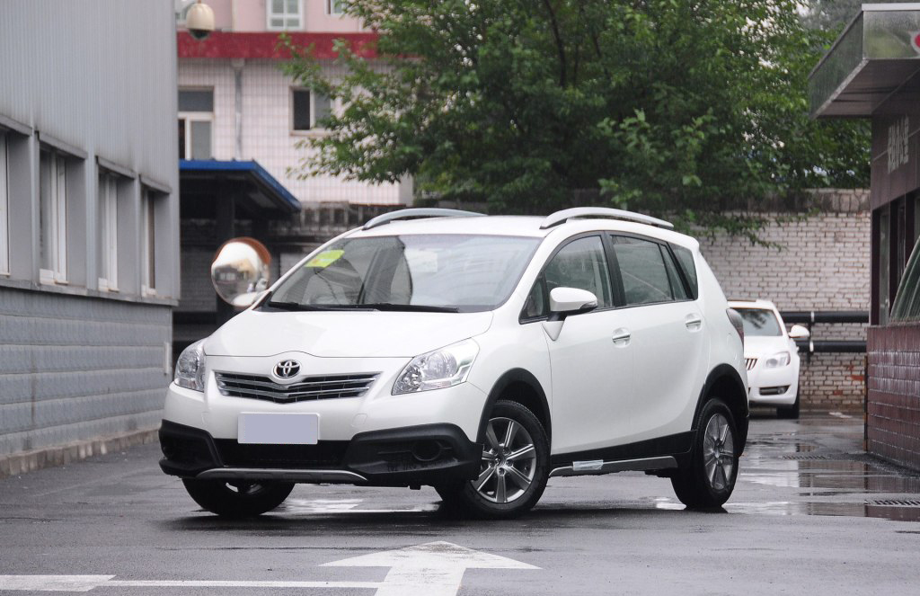 丰田哪一款车适合家用性价比最高,丰田奶爸车