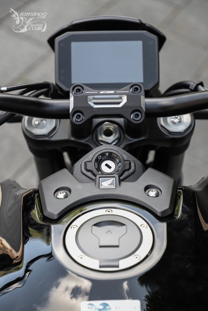 本田cbx1000摩托车试驾,试驾本田CB1000R