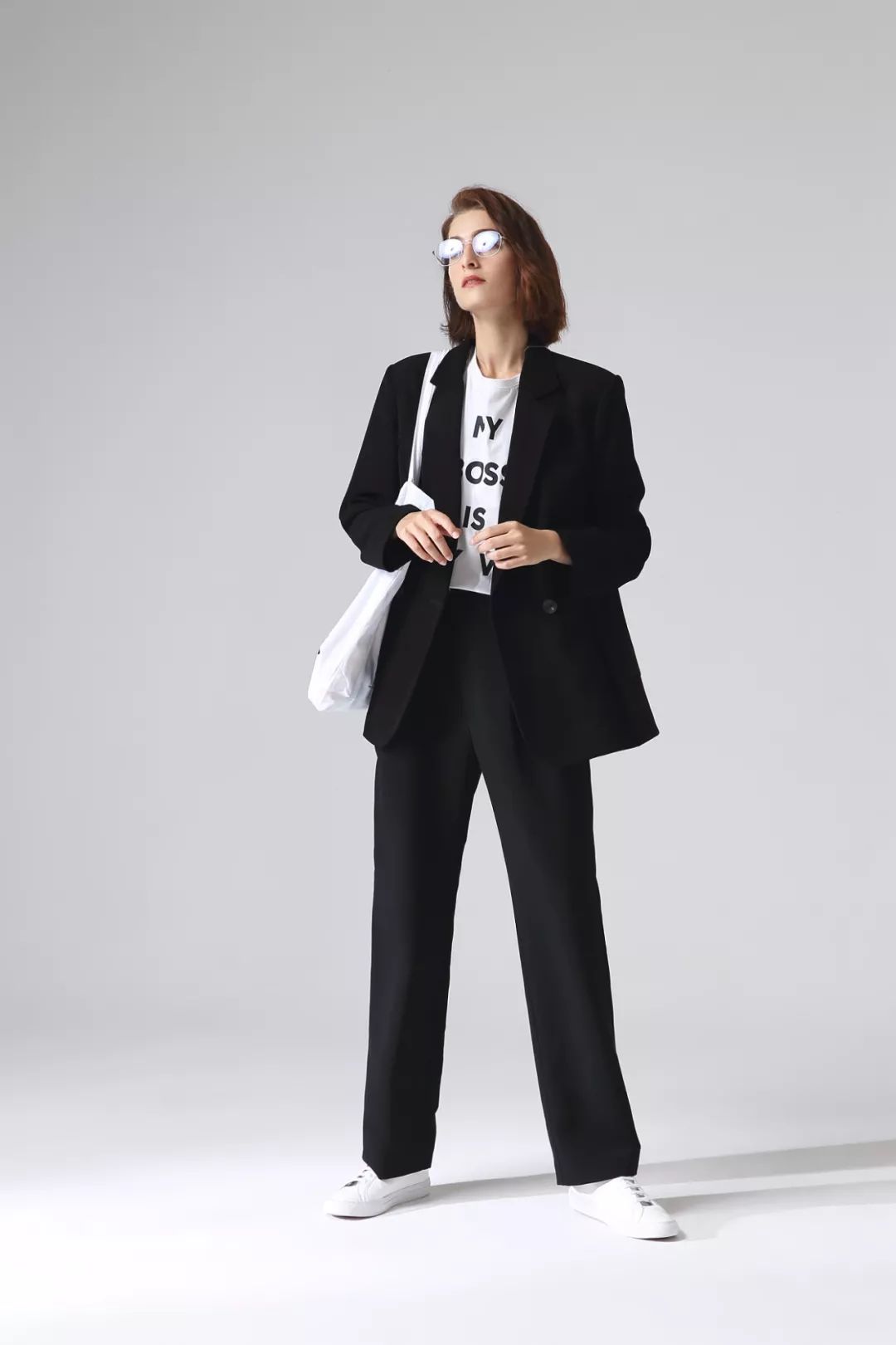 穿搭各种外套,中长款牛仔外套怎么搭配好看夏天