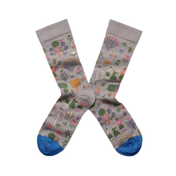 谁说袜子很无趣？BonneMaison，每一双袜子都存在强烈的故事感！