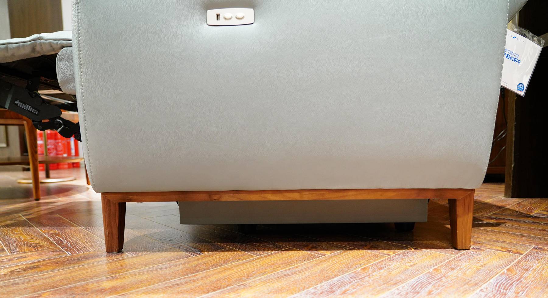 乐至宝沙发和芝华仕哪个档次高,乐至宝和芝华仕一万多沙发哪个好