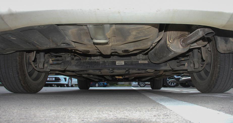 起亚k2新款2022款落地价黑色,库存车起亚k2