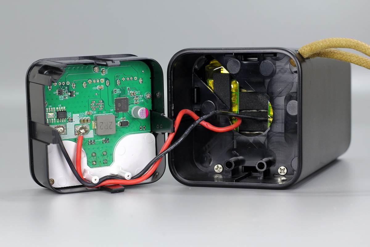 充电宝移动电源拆机对比,拆解移动电源一度电