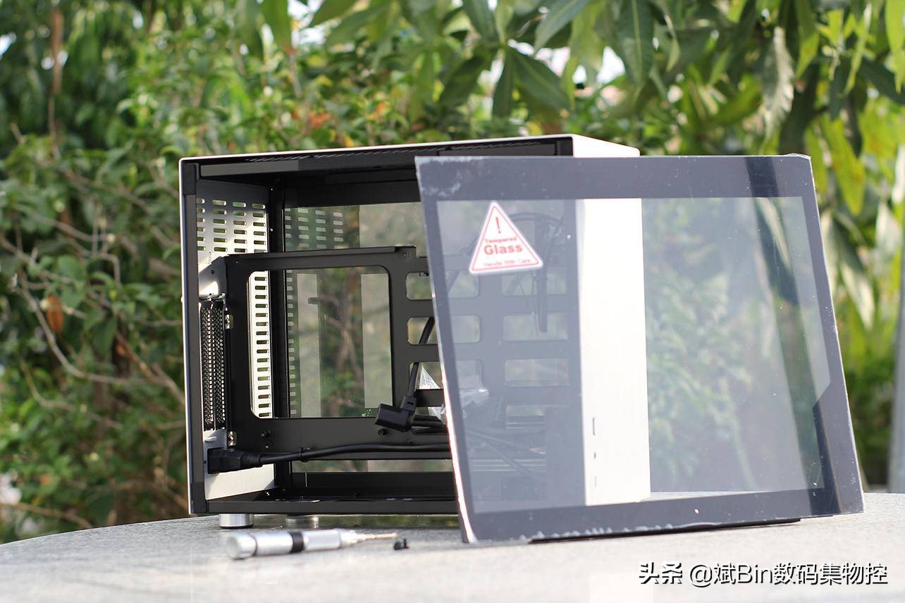 乔思伯v10机箱硬盘放哪里,乔思伯u4plus和v10