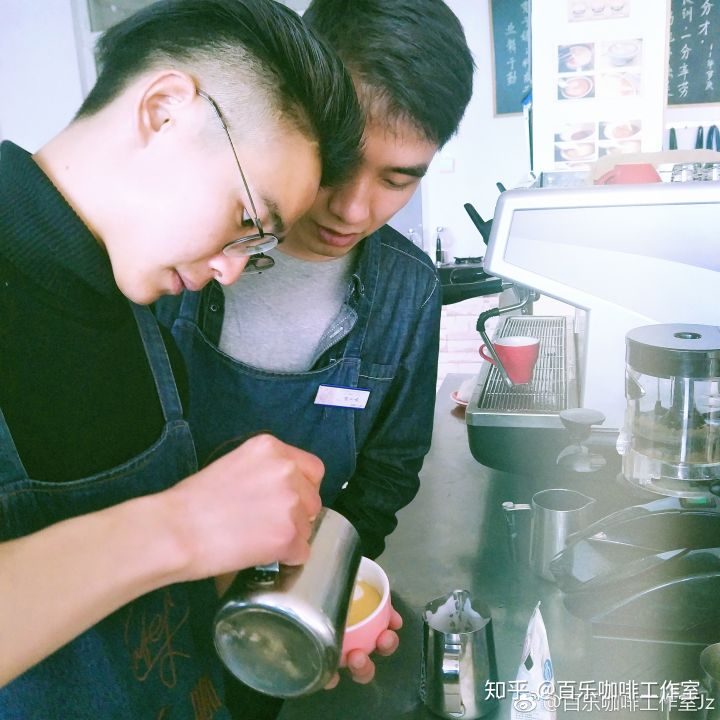 想学咖啡课程,想学咖啡学什么最好