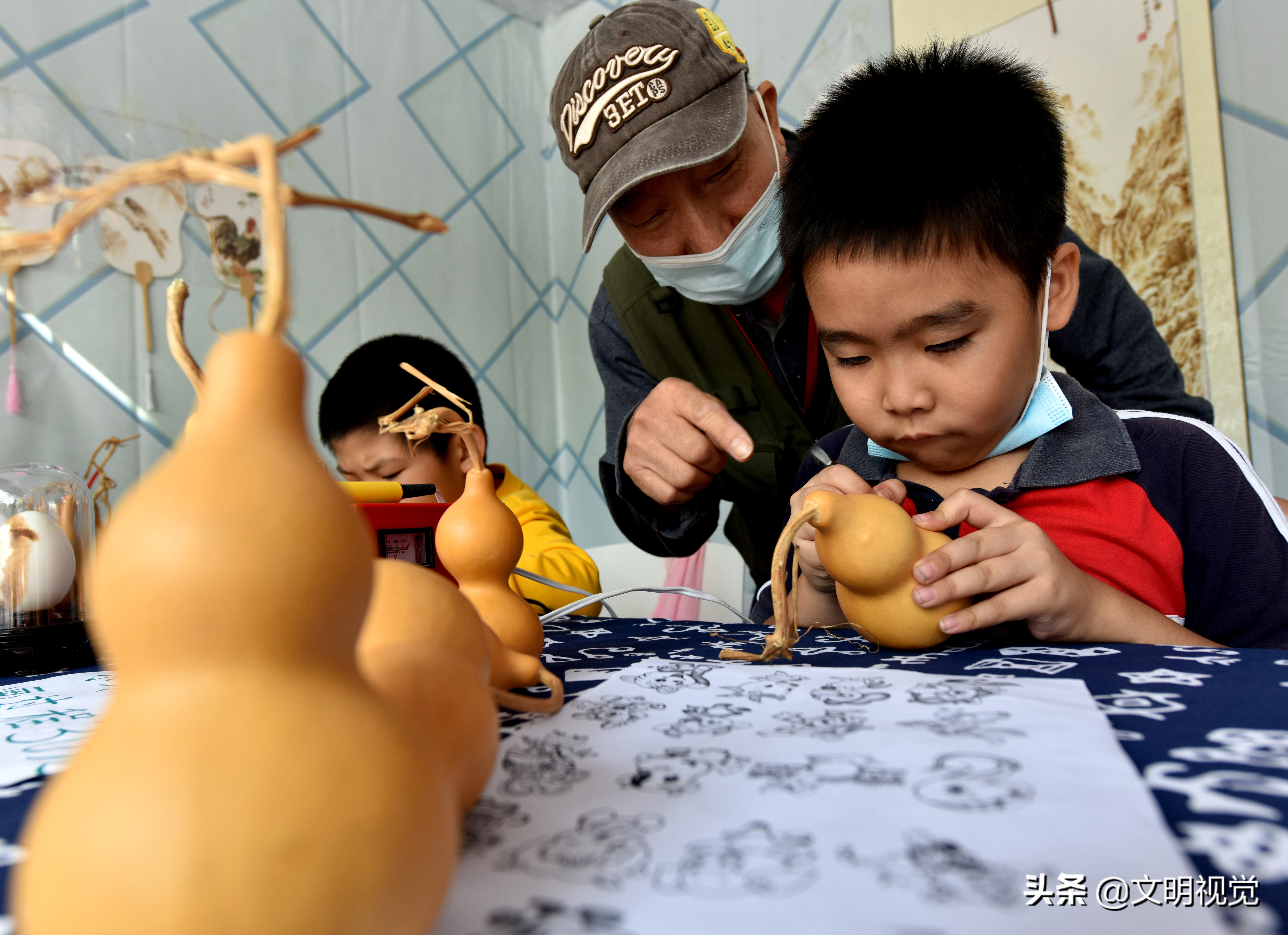 市民国庆节在“国雕”体验非遗文化的魅力