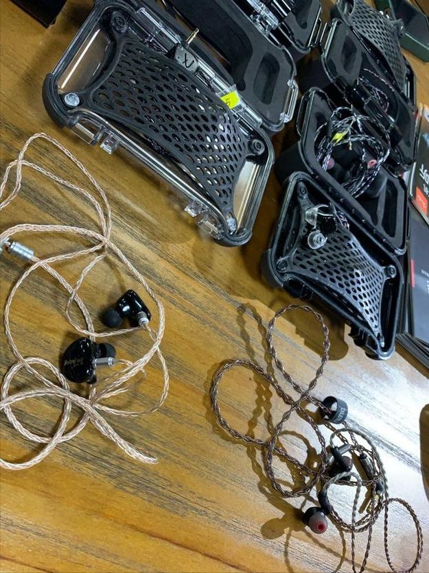 山灵me700和达音科dk3001pro比较,达音科dk3001pro低频