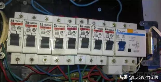 2p漏电开关和2p空开有什么不一样,2p63a漏电开关和空开怎么组合连接