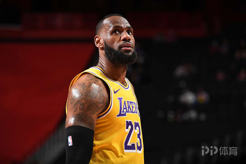 梅西和c罗生涯总收入,体坛十大最高收入