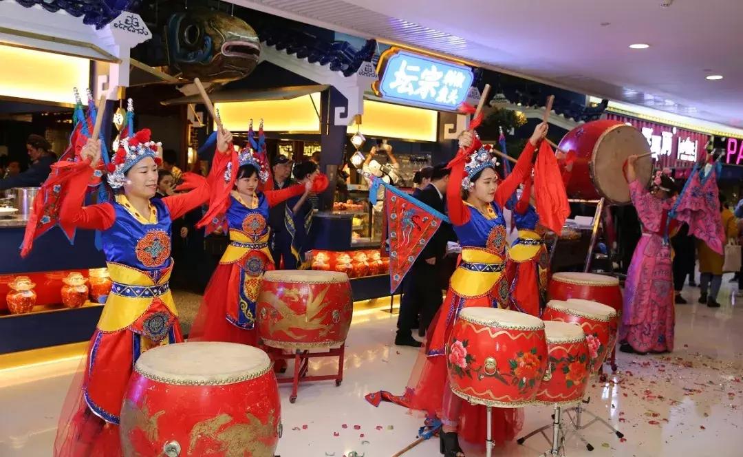 这家店开业人气挤爆长沙悦方，到底是湘菜头牌……