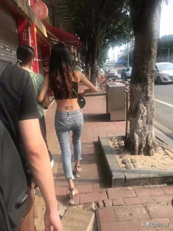 突然发现女友有纹身,男朋友前女友有纹身