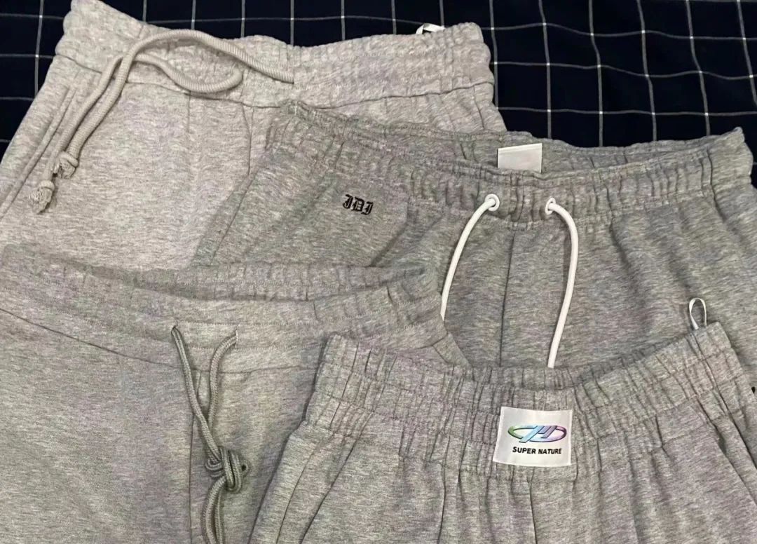 每个人的衣橱里都有一条灰色卫裤,每个人是不是都有一条灰色卫裤